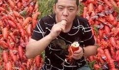 网红王大炮吃瓜图片高清,高清图片揭秘瓜界风云