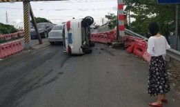 女子爆料石墩堵门原视频,真相背后引人深思